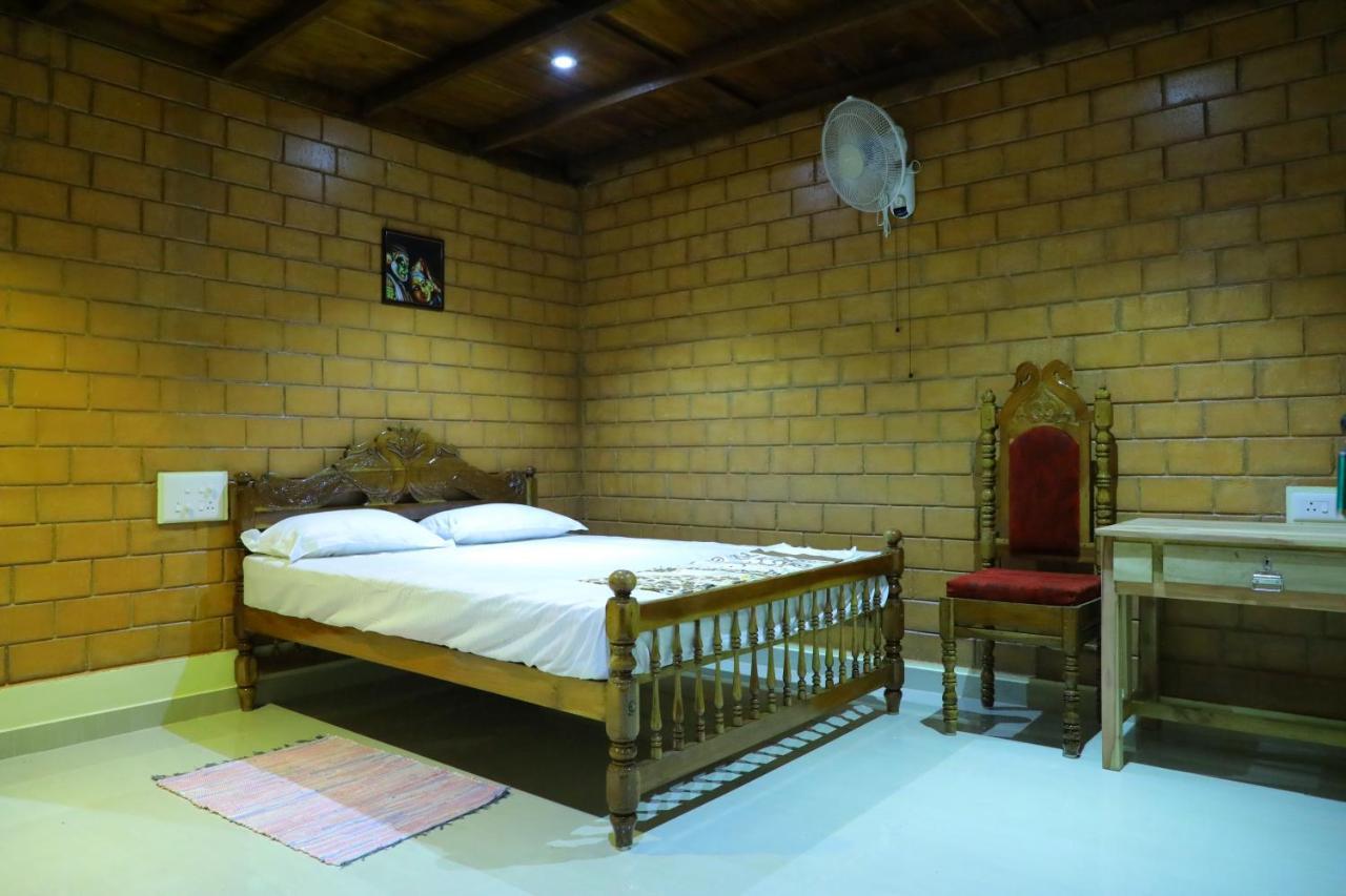 The Munroe Vibes Inn Mundrothuruth Kültér fotó