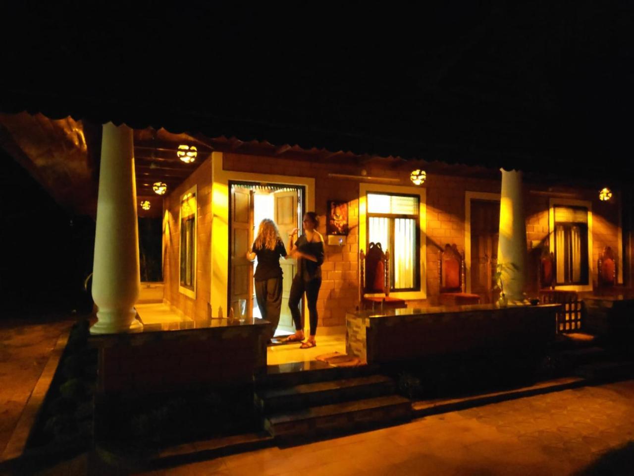 The Munroe Vibes Inn Mundrothuruth Kültér fotó